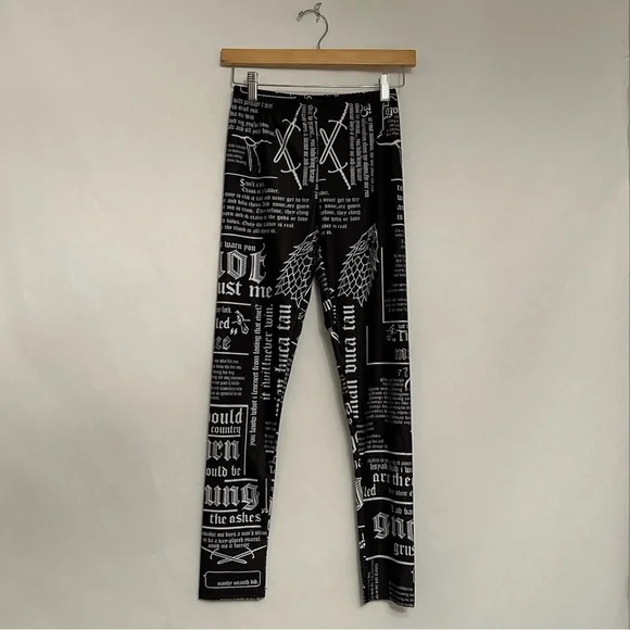 Game of Thrones Littlefinger Lord Baelish Quotes Leggings Black White One Size - Picture 4 of 11